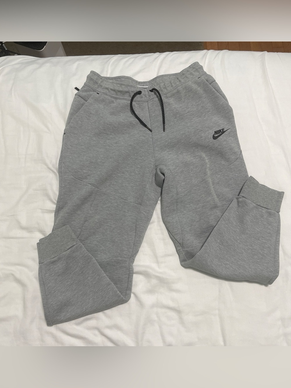 Men’s Grey Nike Tech Fleece Joggers | sz small, gently used
